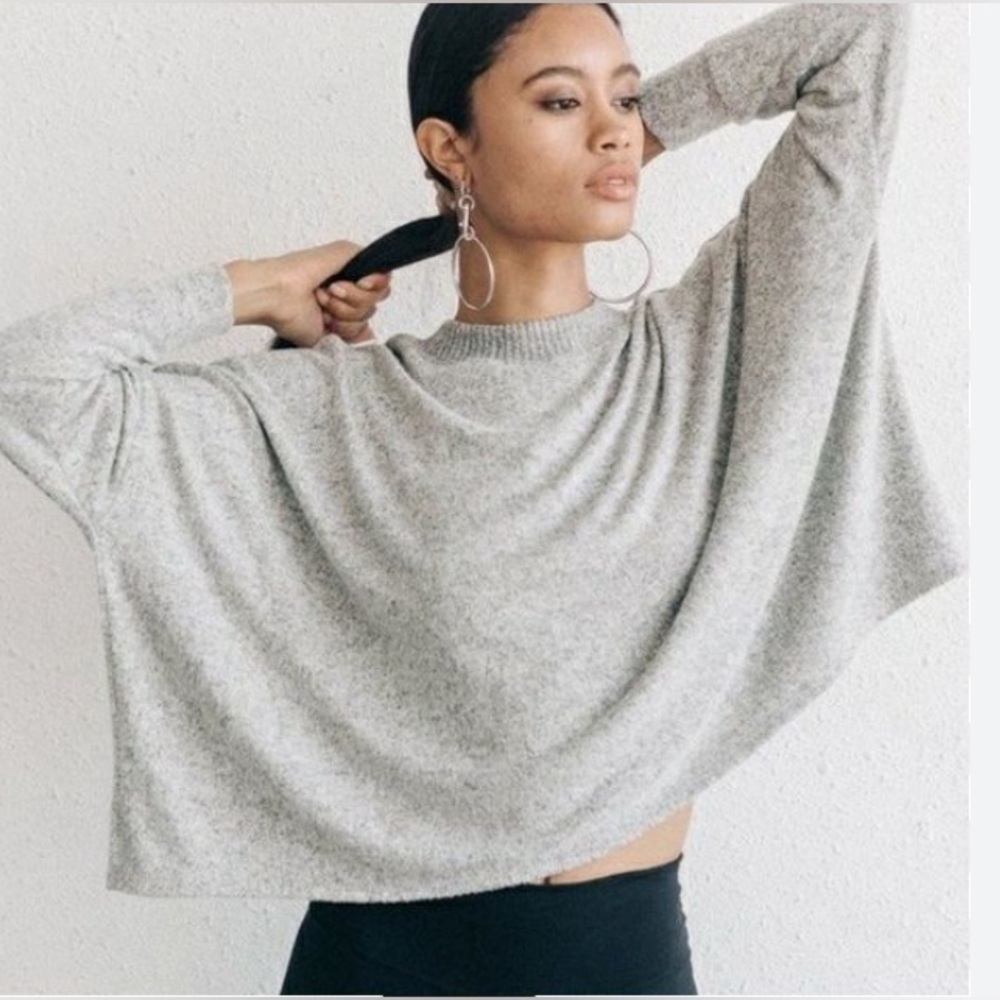 Joah Brown Crew Neck Cropped Pullover Charcoal